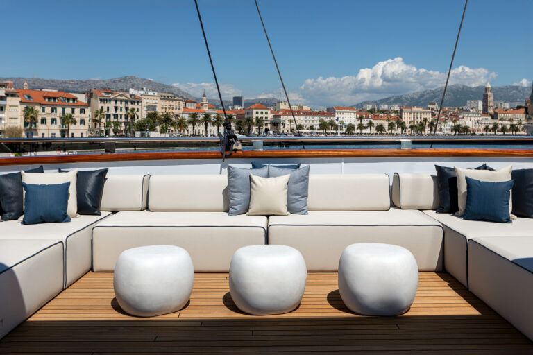 Sun Deck Lounge