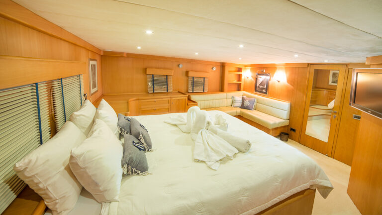 SY SEA COMET - Master cabin 2