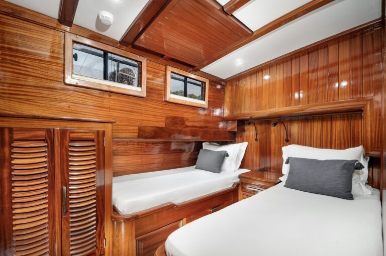 Twin cabin