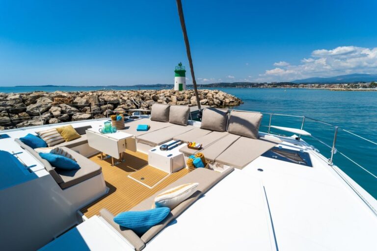 Main Deck Seating