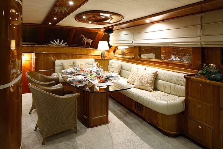 SY SILVER MOON - Formal dining