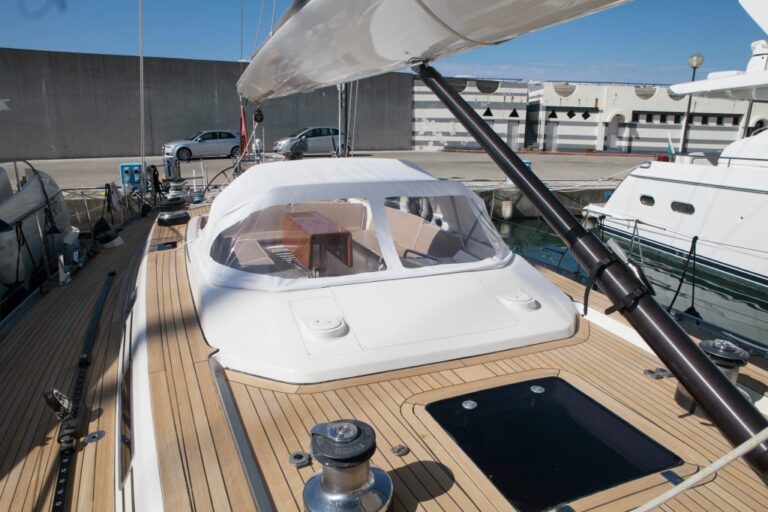 SY SIMPLE HARMONY - Looking aft