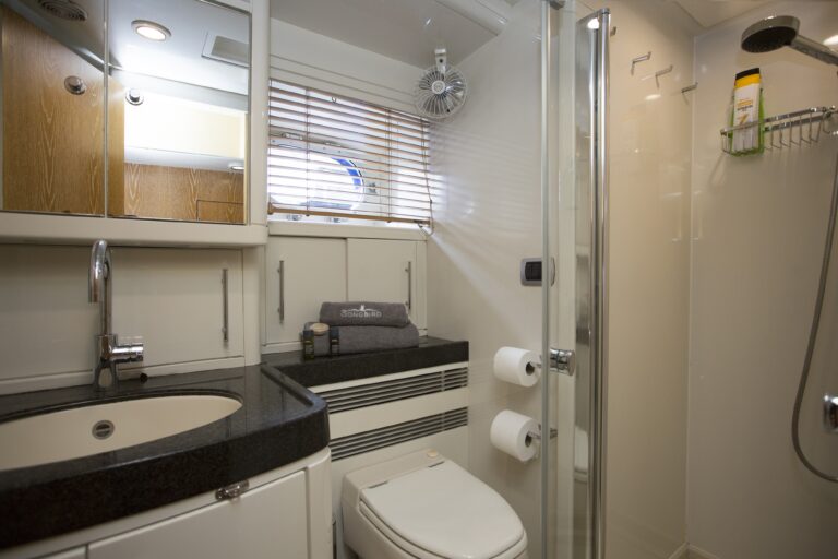 Ensuite Guest Bathroom