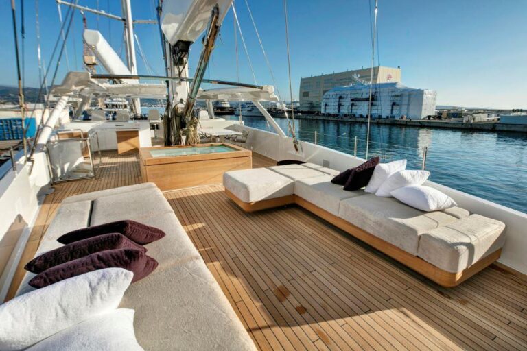 SY SPIRIT OF THE CS - Sundeck