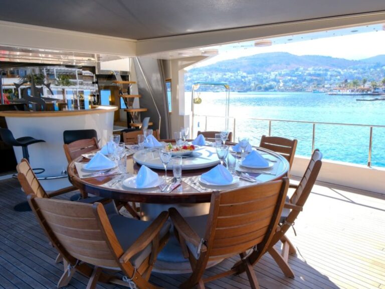 Deck Dining