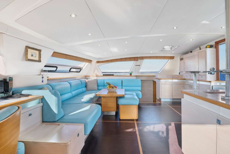 Saloon Seating And Dining