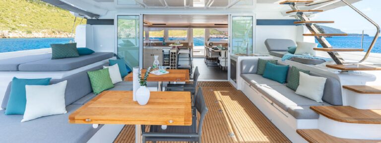 Aft Cockpit Dining