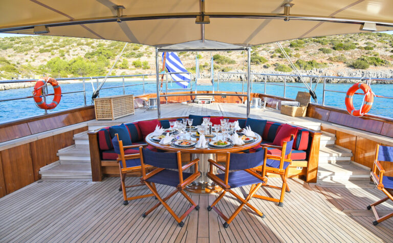 Al Fresco Dining Set Up