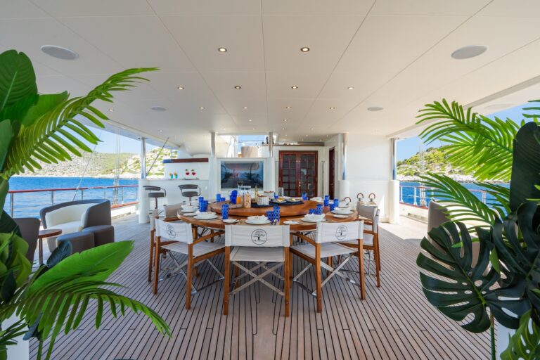 Deck Dining