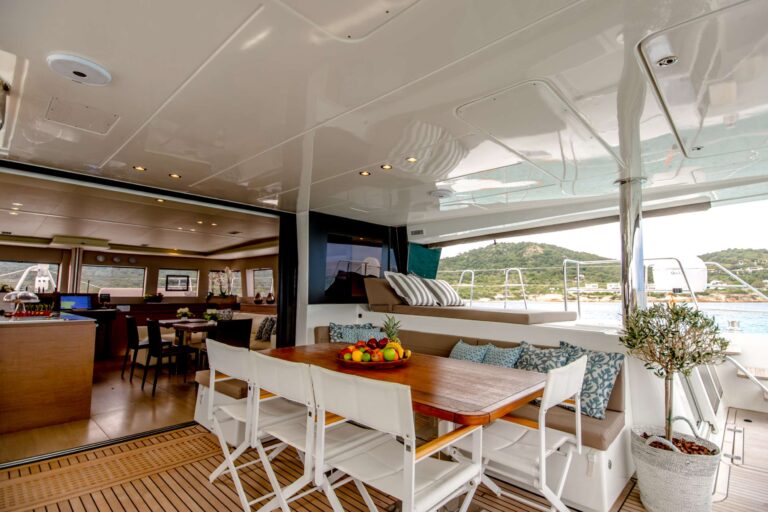 Main Deck Dining
