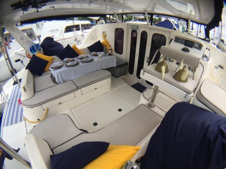 SY VIKING DREAM - Cockpit