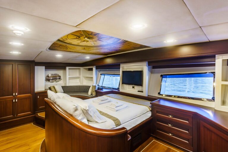 Forward Master Cabin