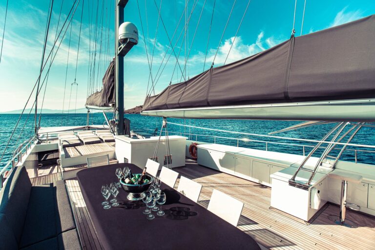Sundeck Dining