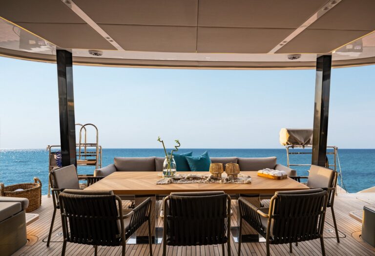 Main Deck Aft Dining