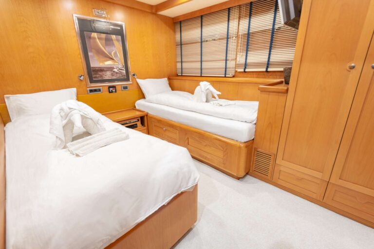Twin Cabin