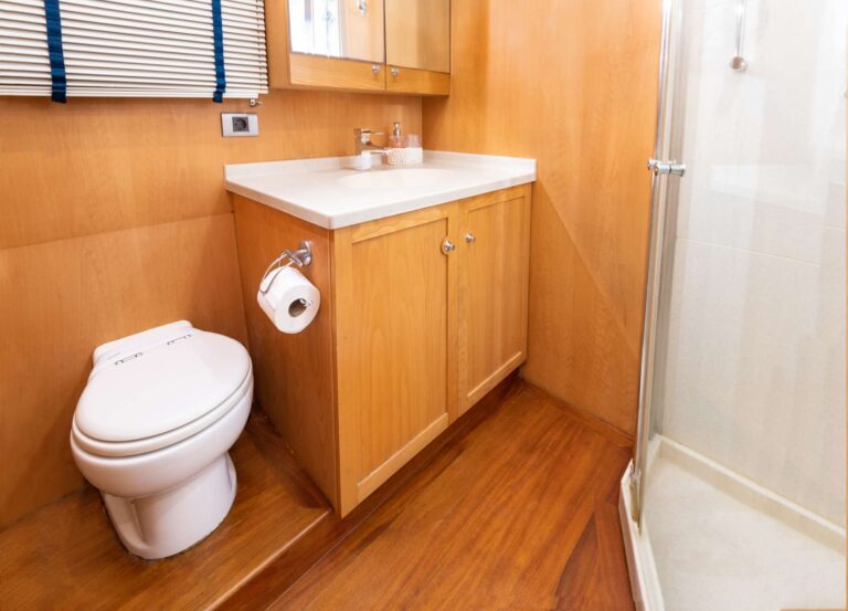 Ensuite Bathroom Detail