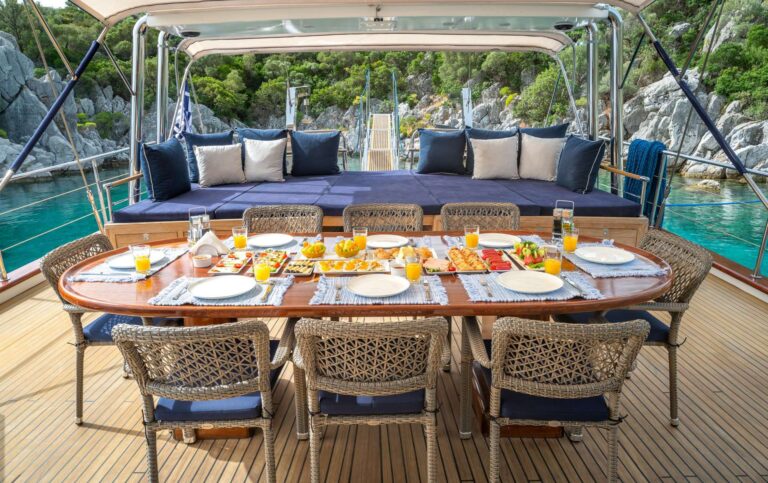 On Deck Dining