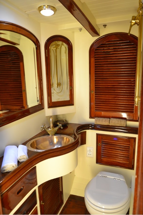 SY WHITEFIN - Ensuite