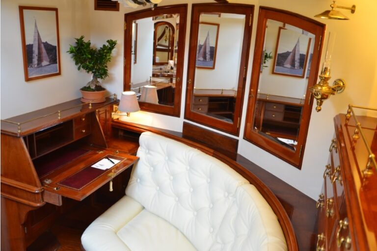 SY WHITEFIN - Master desk