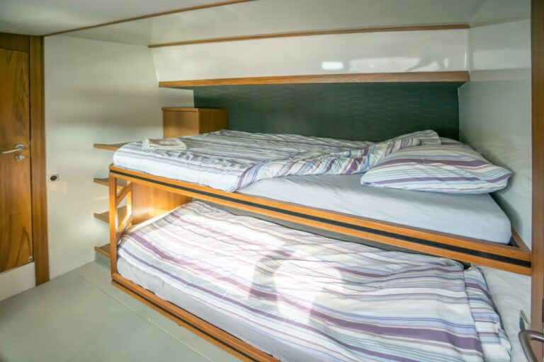 SY WILD CAT - Guest cabin