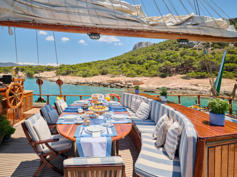 Alfresco Dining Set Up