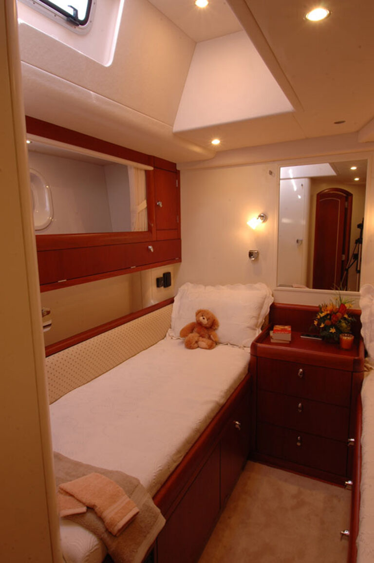 Twin Cabin