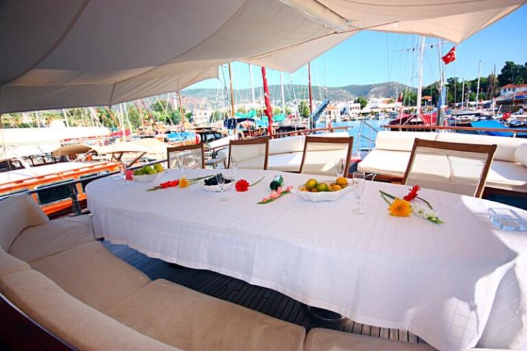 Sagapo - Aft Dining