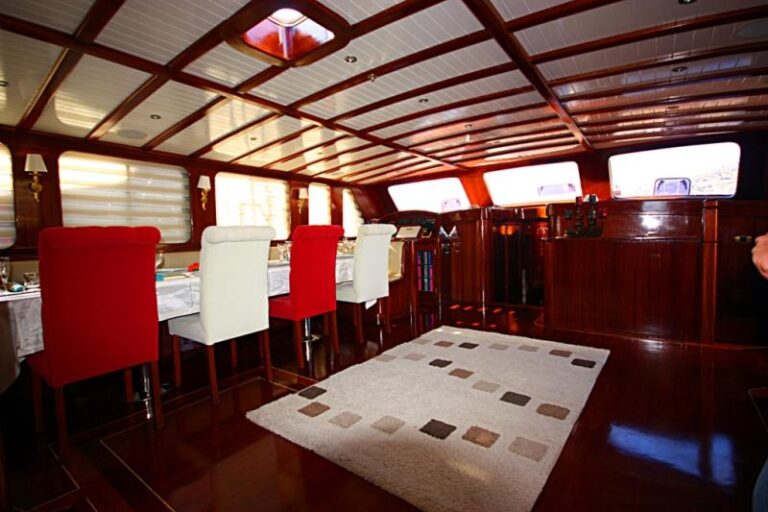 Sagapo - Saloon