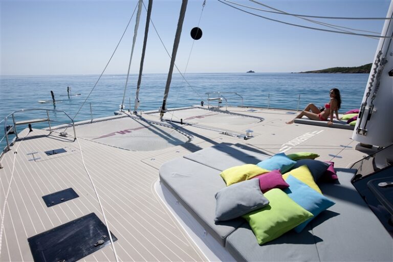Sail Cat MAVERICK - Foredeck