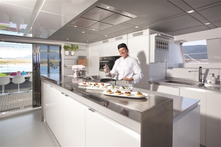 Sail Cat MAVERICK - Galley