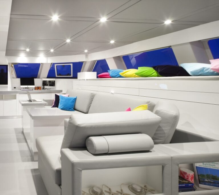 Sail Cat MAVERICK - Salon 2