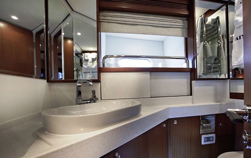 Sail Yacht AIYANA - Master Ensuite