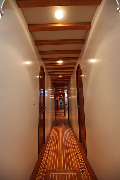 Sail Yacht ANGELO II -  Companionway