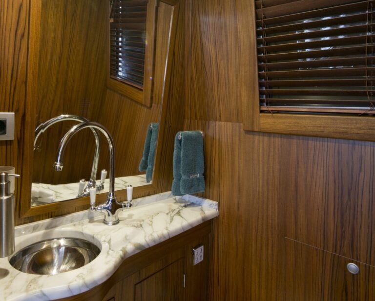 Sail Yacht DOMICIL - Guest Ensuite
