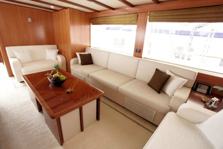 Sail Yacht DON CHRIS - Salon Seating