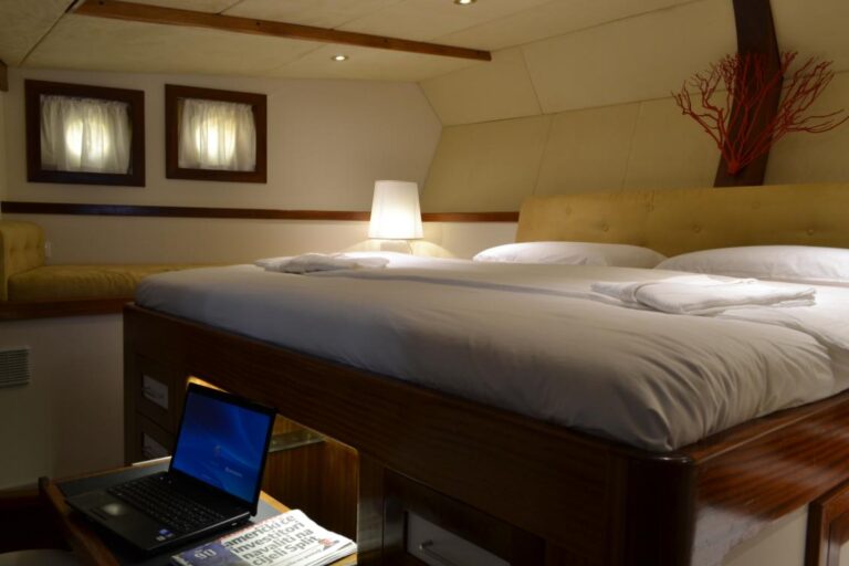 Sail Yacht DVI MARIJE - Master Cabin