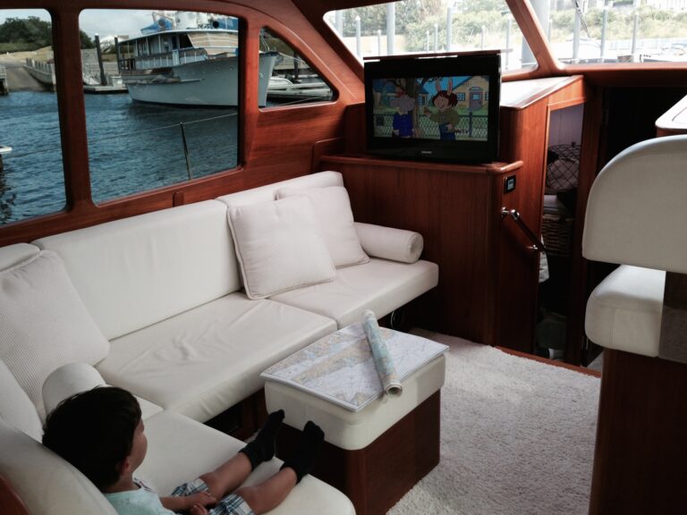 Sail Yacht NORTHERN STAR - Salon Seating