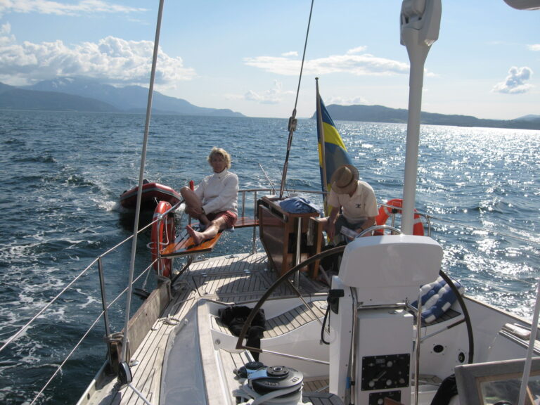 Sail yacht ICHI BAN -  Relaxing on Deck