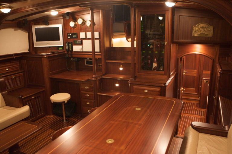 Sail yacht ILIOS -  Salon