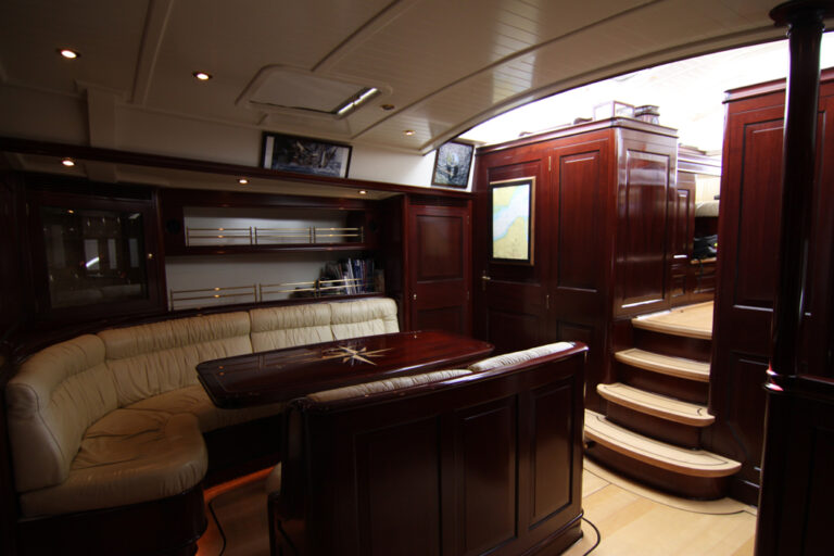 Sail yacht JAN DE VRIES -  Lower Salon