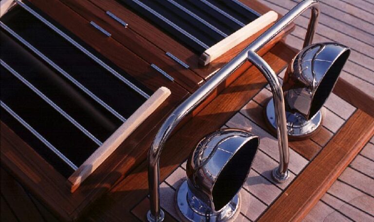 Sail yacht LADY ANN -  Deck detial