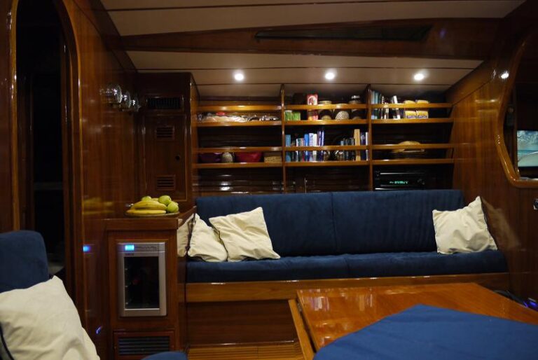 Sail yacht MARGAUX - Salon