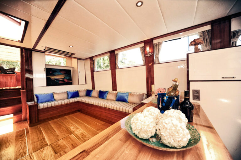 Sailing Gulet MASKE 2 - Salon view aft