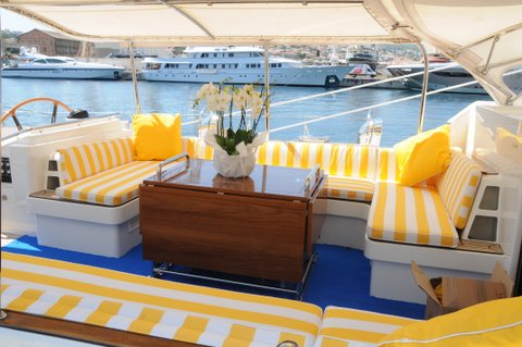 Sailing Yacht Billy Budd 2 -  Cockpit Table