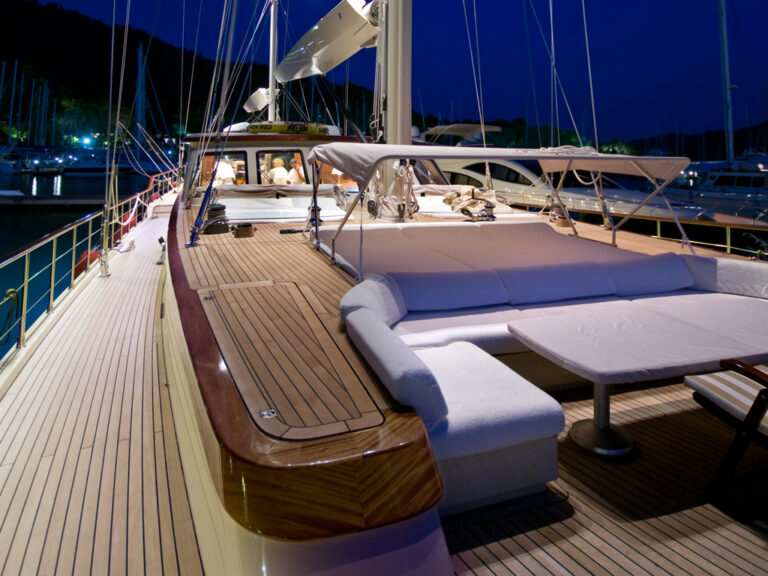 Sailing Yacht DAIMA - Forward Decking