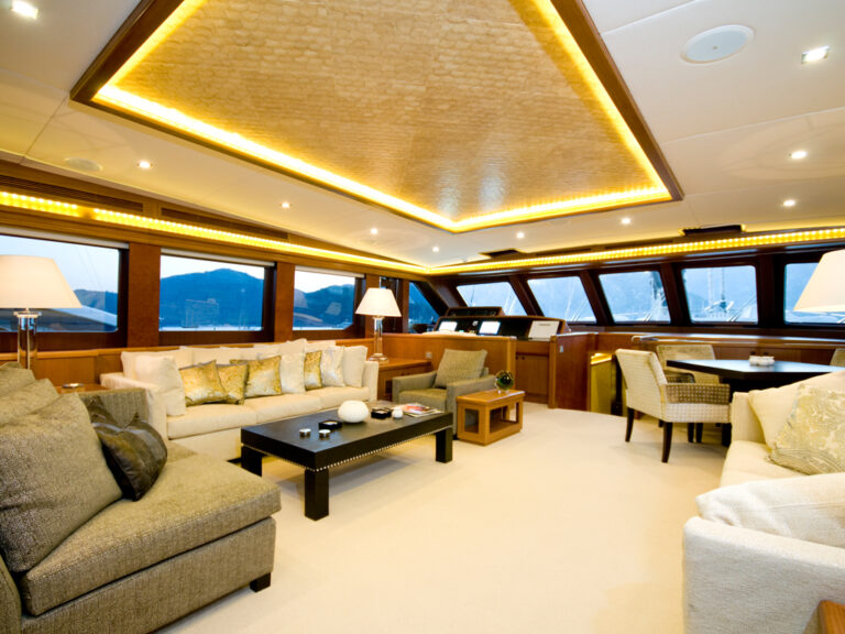 Sailing Yacht DAIMA - Saloon