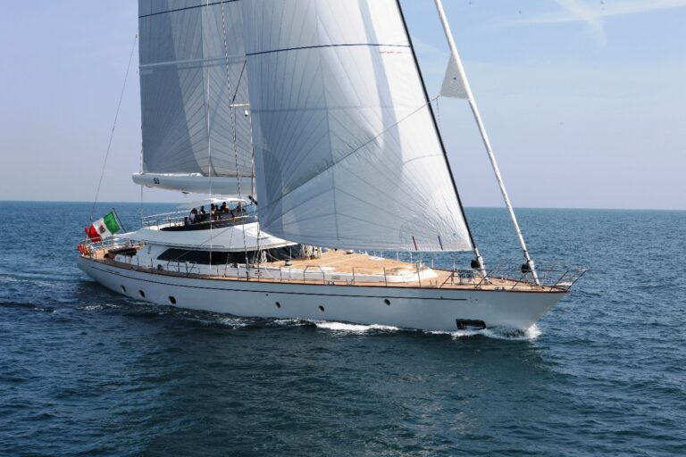Sailing Yacht Fivea
