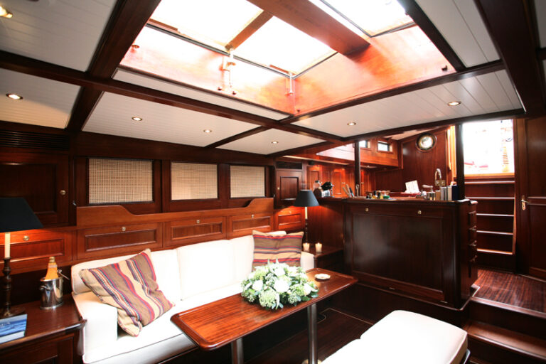Sailing Yacht KIM - Saloon 2