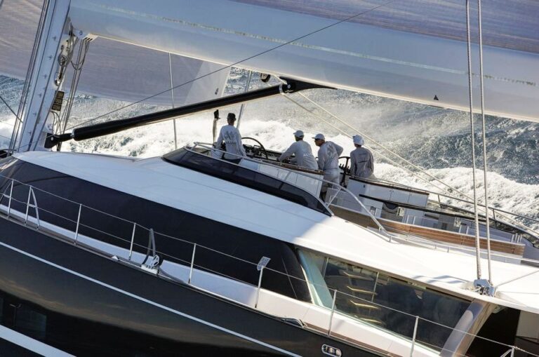 Sailing Yacht Kokomo III - Flybridge Whilst Sailing