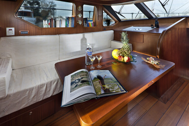 Sailing Yacht Myosotis -  Main Salon detail